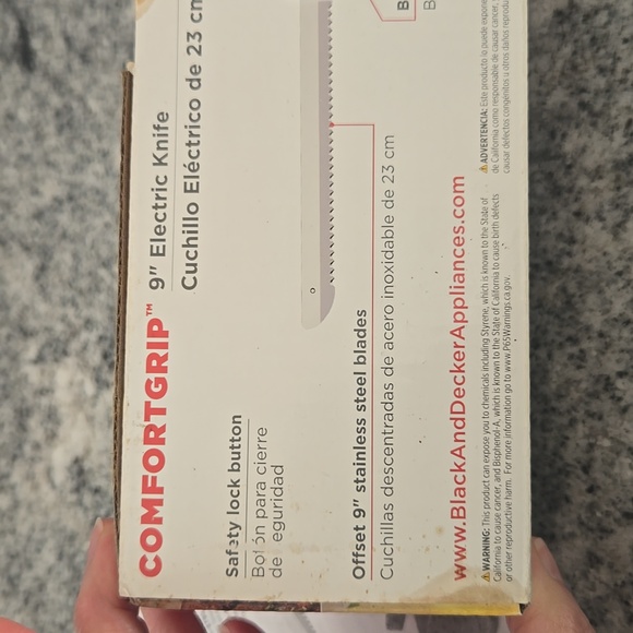 BLACK+DECKER Comfort Grip 9 Inch Electric Knife - Picture 8 of 11